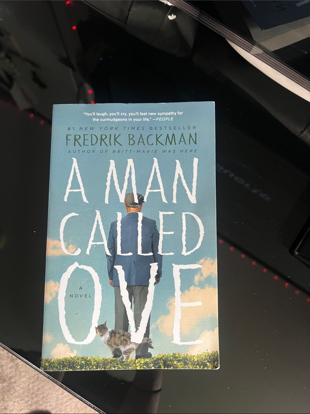 A Man Called Ove by Fredrik Backman - Blue Cover